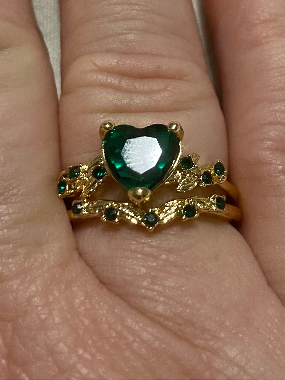 Gold-Plated Heart Emerald Ring Set - Green Crystal Accent